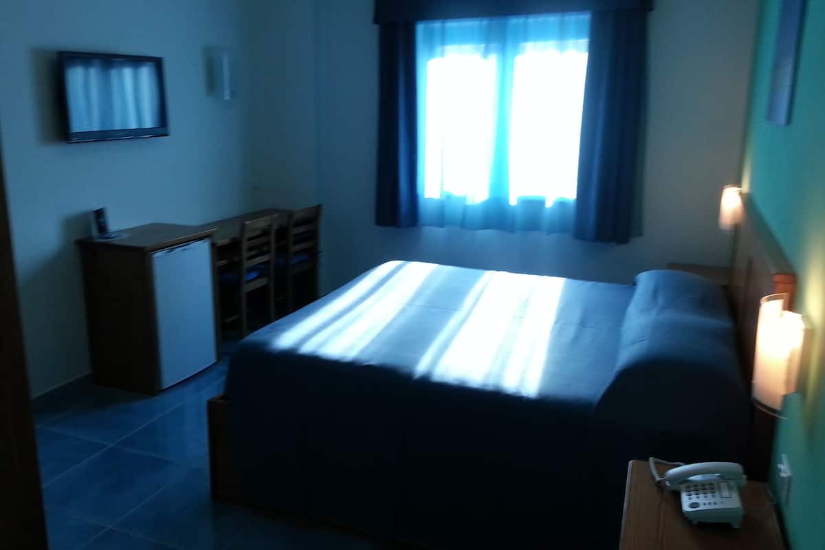 Standard Double Room, Partial Sea View