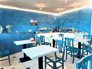 Buffet breakfast for a fee