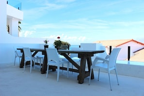 Rumah Comfort, 4 kamar tidur | Balkon