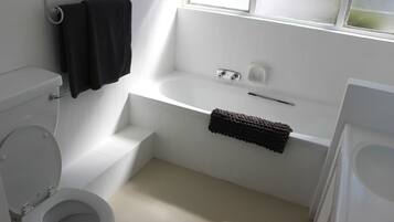 Comfort House, 4 Bedrooms | Bathroom