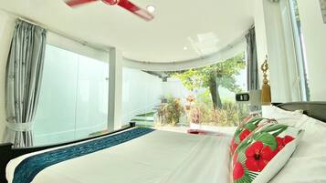 8 camere, una scrivania, ferro/asse da stiro, culla da viaggio