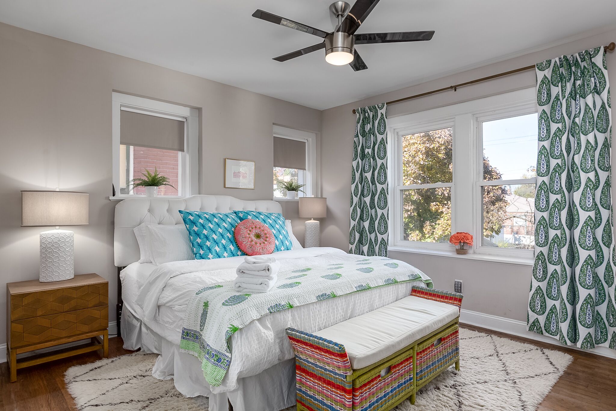 6 bedrooms, desk, iron/ironing board, free WiFi