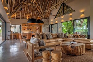 Nambu Kruger | Living area | Fireplace