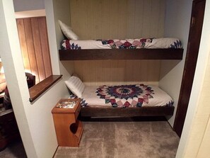 1 habitación y ropa de cama