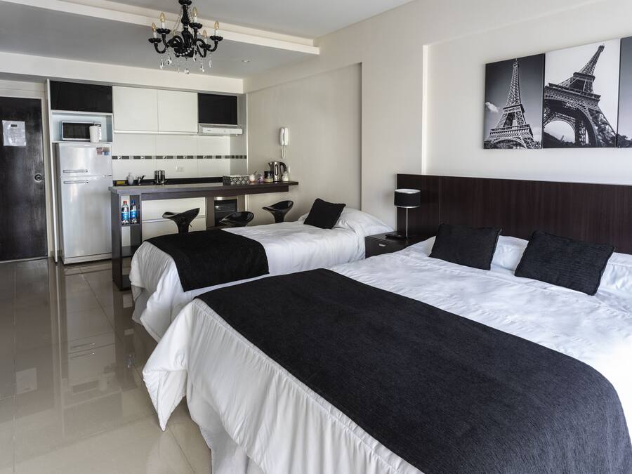 Executive Studio | Egyptian cotton sheets, premium bedding, minibar, in-room safe
