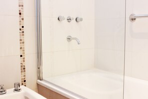 Superior Apartment | Tina profunda