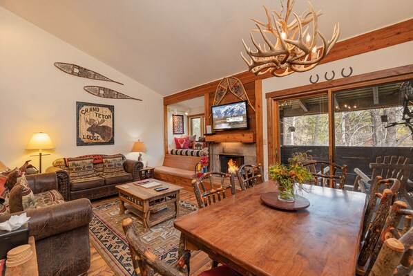 Interior - Juniper 122: 2Br+Loft- The Aspens- Renovated Condo with Jackson Hole Charm (Wilson)