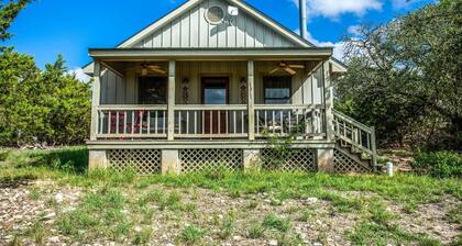 Cabine Ă flanc de colline | Superbe porche