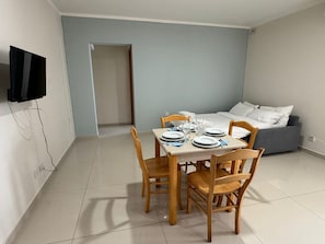 Apartment, 1 Bedroom (1 Bed Sleeps 4) | Private kitchen