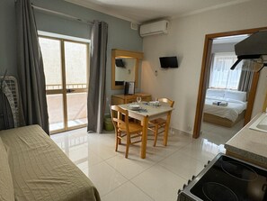 公寓, 1 間臥室 (1 Bed Sleeps 2) | 書桌、熨斗/熨衫板、免費嬰兒床、摺床/加床 (收費)