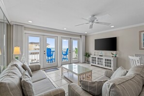 TV - Newly Renovated Beachside 2BR Sunrise BalconyViews (Destin)