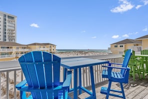 Outdoor dining - Newly Renovated Beachside 2BR Sunrise BalconyViews (Destin)