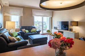 TV, DVD player - Tessa - Habitat Apartments (Barcelona)