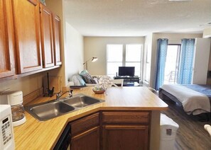 1 habitación, tabla de planchar con plancha, wifi gratis y ropa de cama 