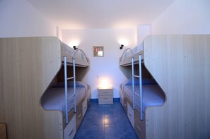2 dormitorios, tabla de planchar con plancha, wifi gratis y ropa de cama