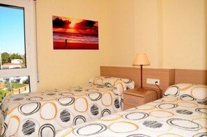 2 bedrooms, iron/ironing board, free WiFi, bed sheets - APARTMENT PHENICIA PK 2D (L'Escala)