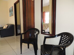 Departamento, 2 habitaciones (Apartamento Quintuplo) | Área de sala de estar | Televisión de pantalla plana