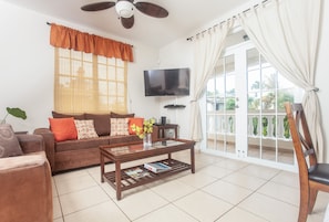 Smart TV, books, stereo