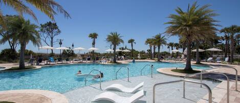 حمّام سباحة مُدفَّأ