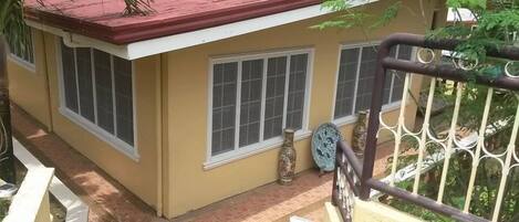 تفاصيل الفندق من الخارج