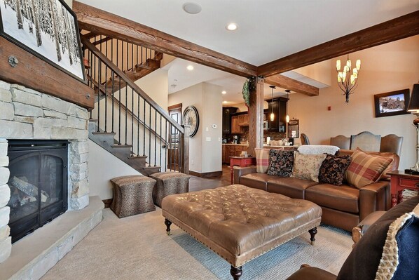 TV, fireplace - Book a Holiday Stay! Silver Star #903, Private Hot Tub! Community Amenities! (Park City)