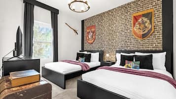 4 bedrooms, iron/ironing board, WiFi, bed sheets