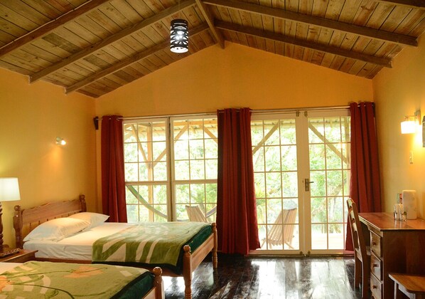 슈피리어 캐빈, 침실 1개, 전용 욕실, 강 전망 | 1 개의 침실, 침대 시트