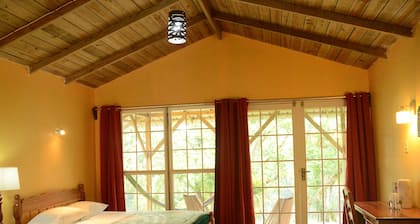 Howler Monkey Resort