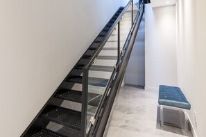 Interior - Duplex Loft with Private Terrace, Parc Avenue (Montréal)