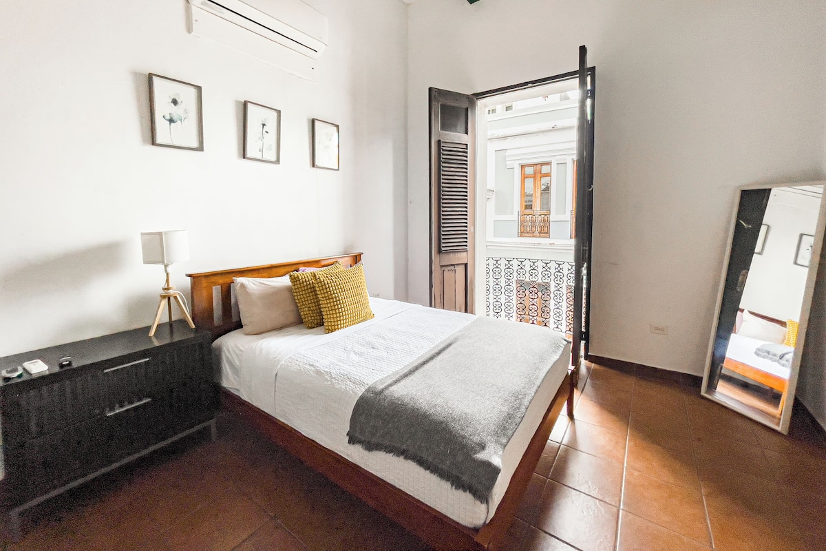Elite Apartment (65 Fortaleza, Apt 7, San Juan PR 00901) | 1 bedroom, premium bedding, memory-foam beds, individually decorated