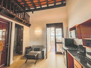 Panoramic Apartment (251 Fortaleza Apt, 5 PH, San Juan PR 00901) | Eget kök | Kylskåp, mikrovågsugn, kaffe- och tebryggare och grytor/köksredskap