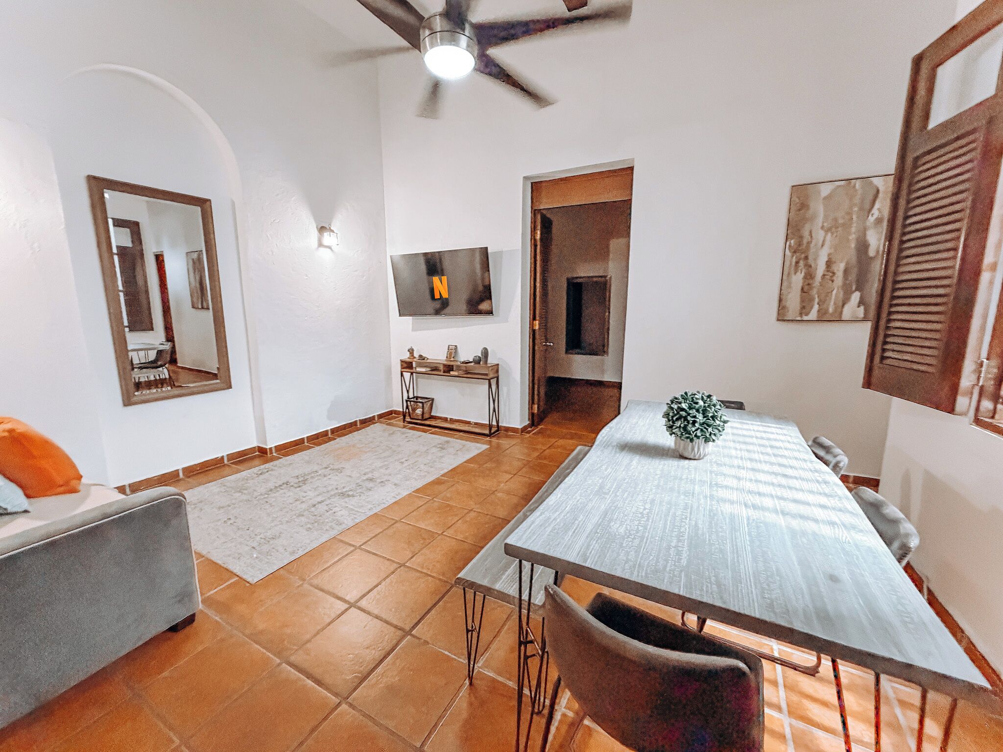 Economy 2-Bedroom, No Balcony (Is in 65 C Fortaleza Apt 2 San Juan PR) | In-room dining