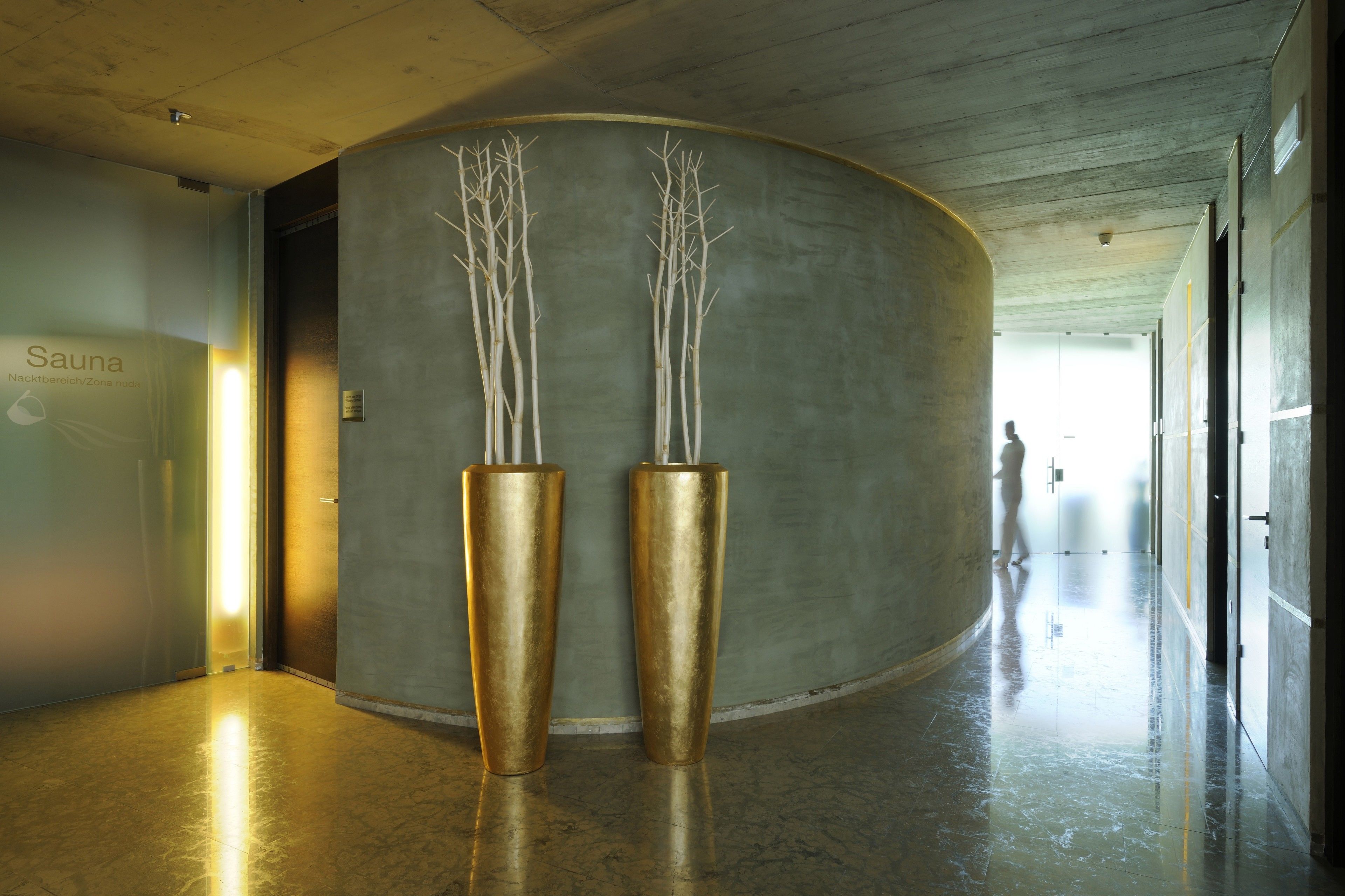 Sauna, steam room, body treatments, aromatherapy, hot stone massages