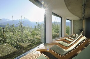 Un sauna, baño turco, tratamientos corporales, aromaterapia