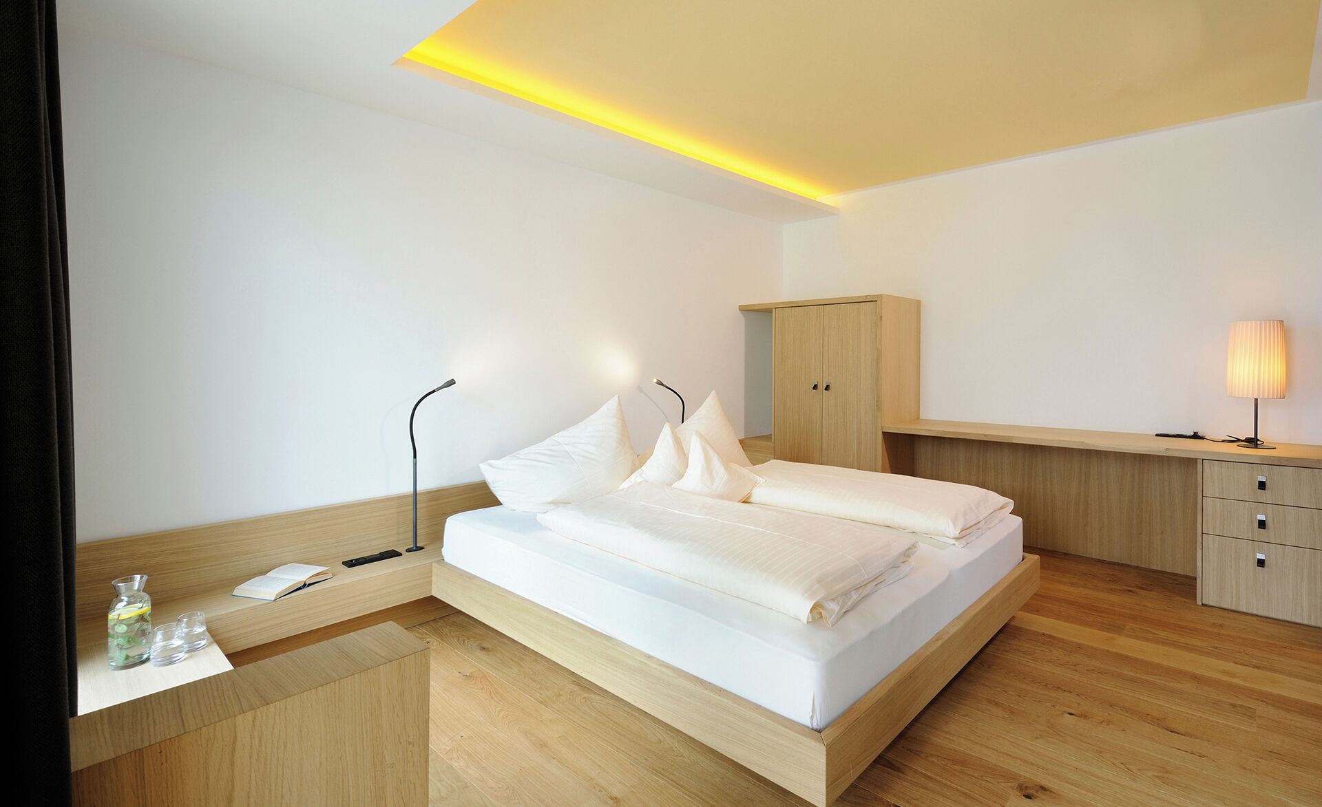 Perhehuone, 2 makuuhuonetta, vuorten lähellä | Allergiatestatut vuodevaatteet, minibaari, tallelokero huoneessa