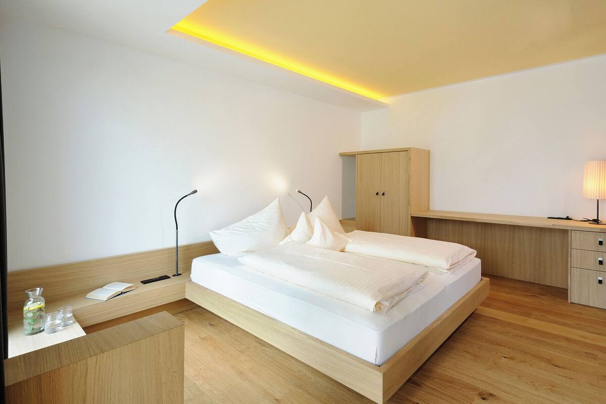 Habitación familiar, 2 habitaciones, junto a la montaña | Ropa de cama hipoalergénica y minibar