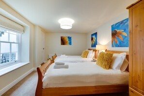 2 Schlafzimmer, Bügeleisen/Bügelbrett, Reisekinderbett, kostenloses WLAN