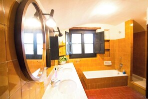 Regadera y secadora de cabello 