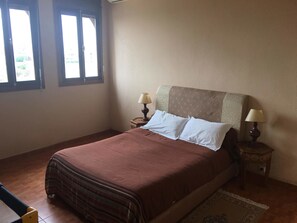 Villa | 4 habitaciones, tabla de planchar con plancha y wifi gratis 