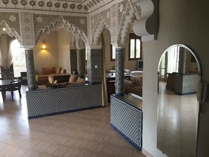 Living area - Beach Side Luxurious Villa Ref1098 (Agadir)