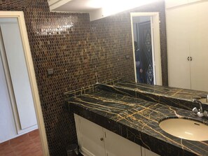 Villa | Bathroom | Combined shower/tub, towels - Beach Side Luxurious Villa Ref1098 (Agadir)