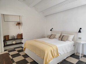 1 bedroom, iron/ironing board, free WiFi, bed sheets - Don Michele house  fisherman's house sea views, only 20m fromto beach,4 people (Taormina beach Letojanni)