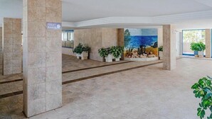المنطقة المحيطة بالمنشأة