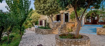 Heliopetra studios, small village close to beaches