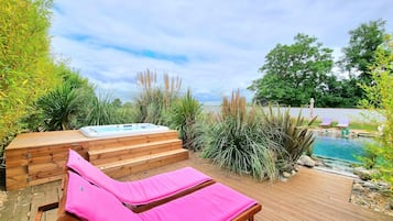 パノラミック スイート 1 ベッドルーム プールアクセス プールビュー (jacuzzi privatif) | 1 室のベッドルーム、高級寝具、ミニバー、遮光カーテン