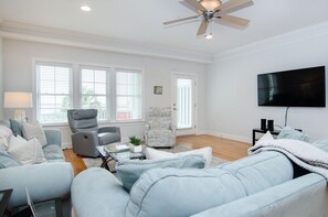 Smart TV, DVD player