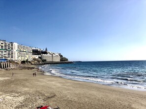 På stranden og strandhåndklær