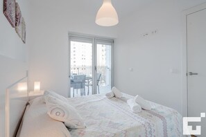 2 slaapkamers, een strijkplank/strijkijzer, gratis wifi, beddengoed