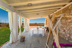 Outdoor dining - Villa Toffi by Perle di Puglia (Acquarica del Capo)