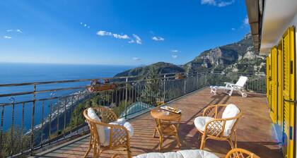 Wonderful Property with Beautiful Sea View Terraces and Jacuzzi